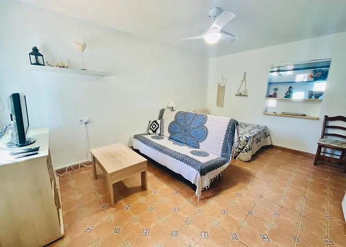 Estudio Adosado Con Jardin Y Parking Privado