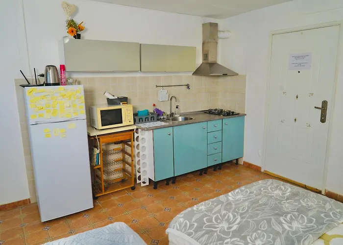 Estudio Adosado Con Jardin Y Parking Privado Tatil Evi Alicante